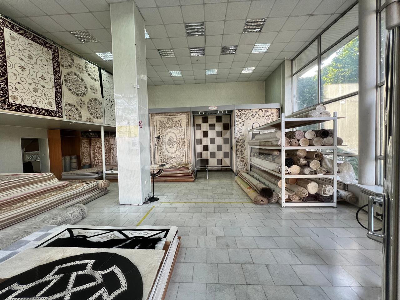 Фото №6: Коммерция 332 м² - Майкоп, Центр, ул. Пролетарская, 229