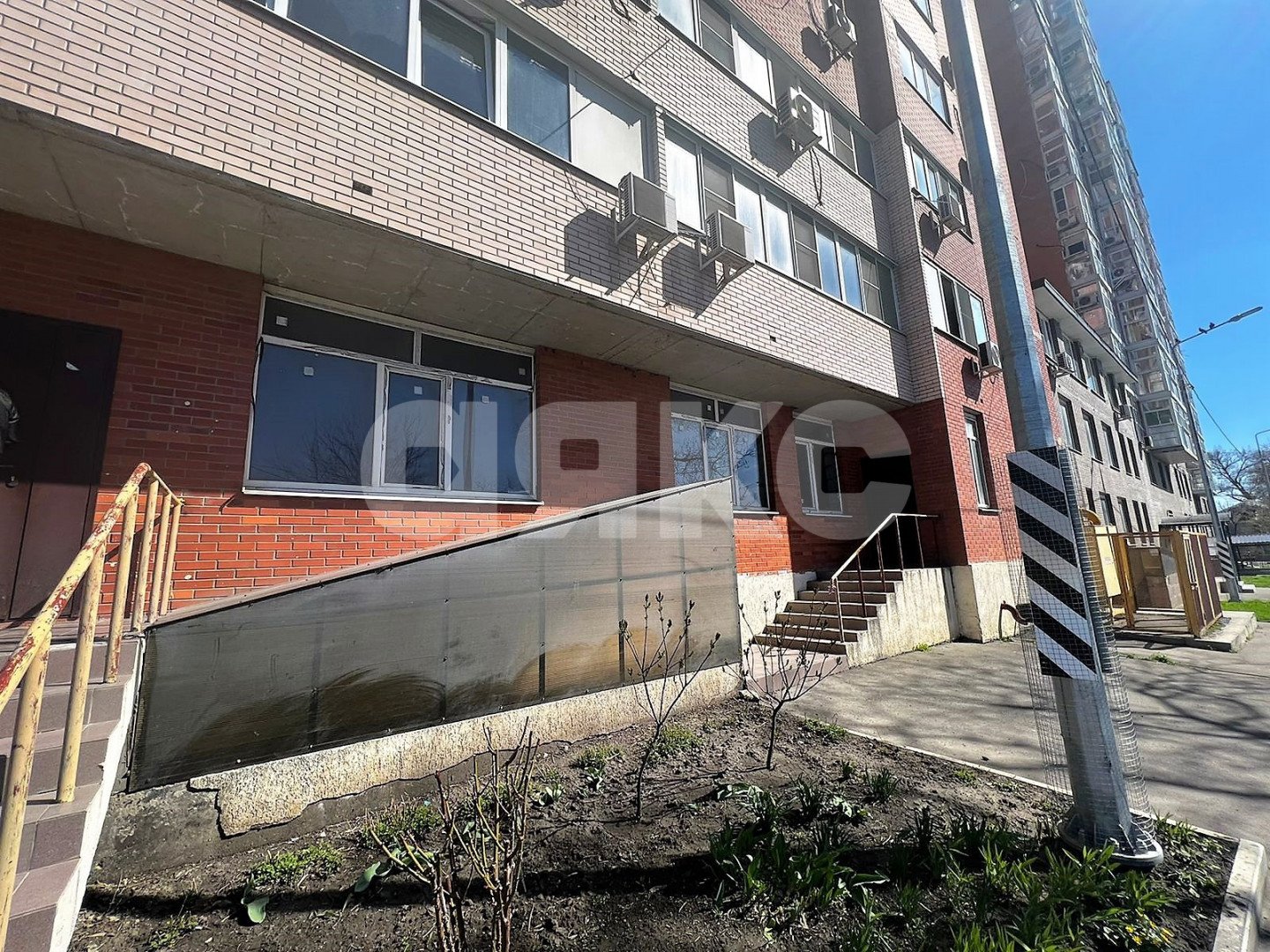 Фото №4: Коммерция 563 м² - Ростов-на-Дону, жилой комплекс Южный, пр-кт Ленина, 140А