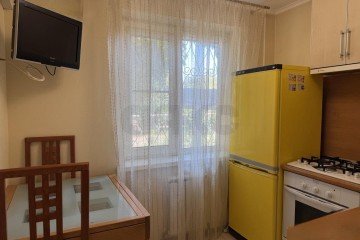 Фото №1: 3-комнатная квартира 50 м² - Краснодар, мкр. Черёмушки, ул. Айвазовского, 50