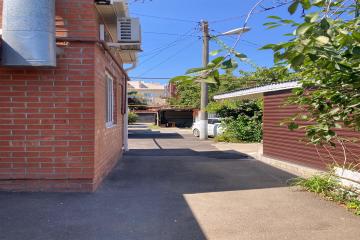 Фото №2: 2-комнатная квартира 43 м² - Краснодар, мкр. Центральный, ул. Янковского, 46