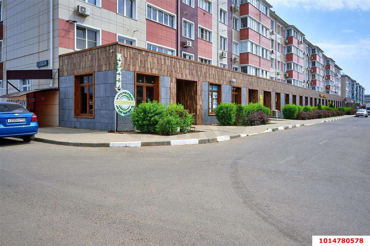Фото №1: Торговое помещение 72 м² - Краснодар, жилой комплекс Краски, ул. Краеведа Соловьёва, 6к1