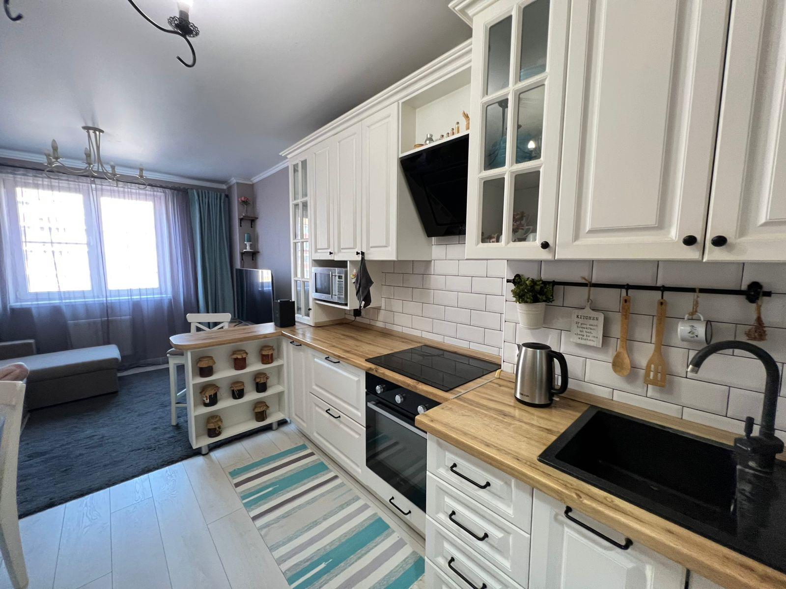 Фото №1: 1-комнатная квартира 41 м² - Краснодар, Прикубанский внутригородской округ, мкр. имени Петра Метальникова, ул. Петра Метальникова, 28