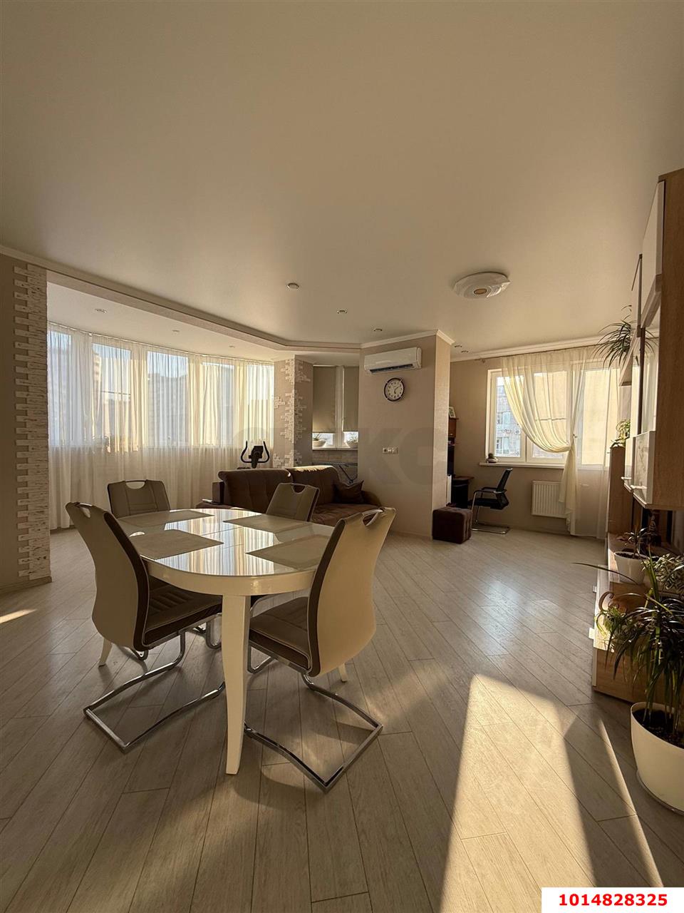 Фото №1: 3-комнатная квартира 96 м² - Краснодар, Центральный внутригородской округ, Черёмушки, мкр. жилой комплекс Фонтаны, ул. Старокубанская, 2/23к1