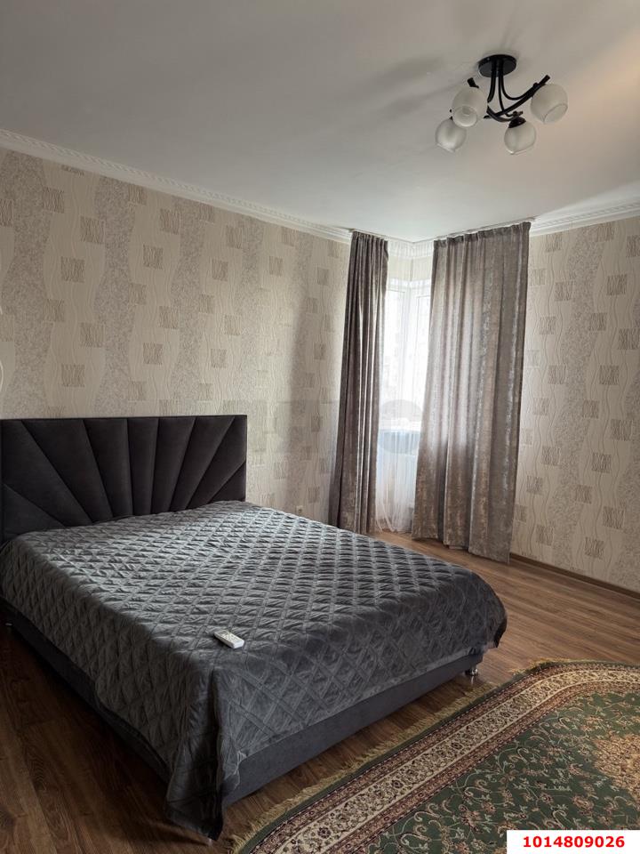 Фото №2: 2-комнатная квартира 68 м² - Краснодар, имени Маршала Жукова, ул. Александра Покрышкина, 2/2