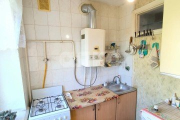 Фото №1: 3-комнатная квартира 62 м² - Симферополь, мкр. 430-й квартал, ул. Киевская, 143