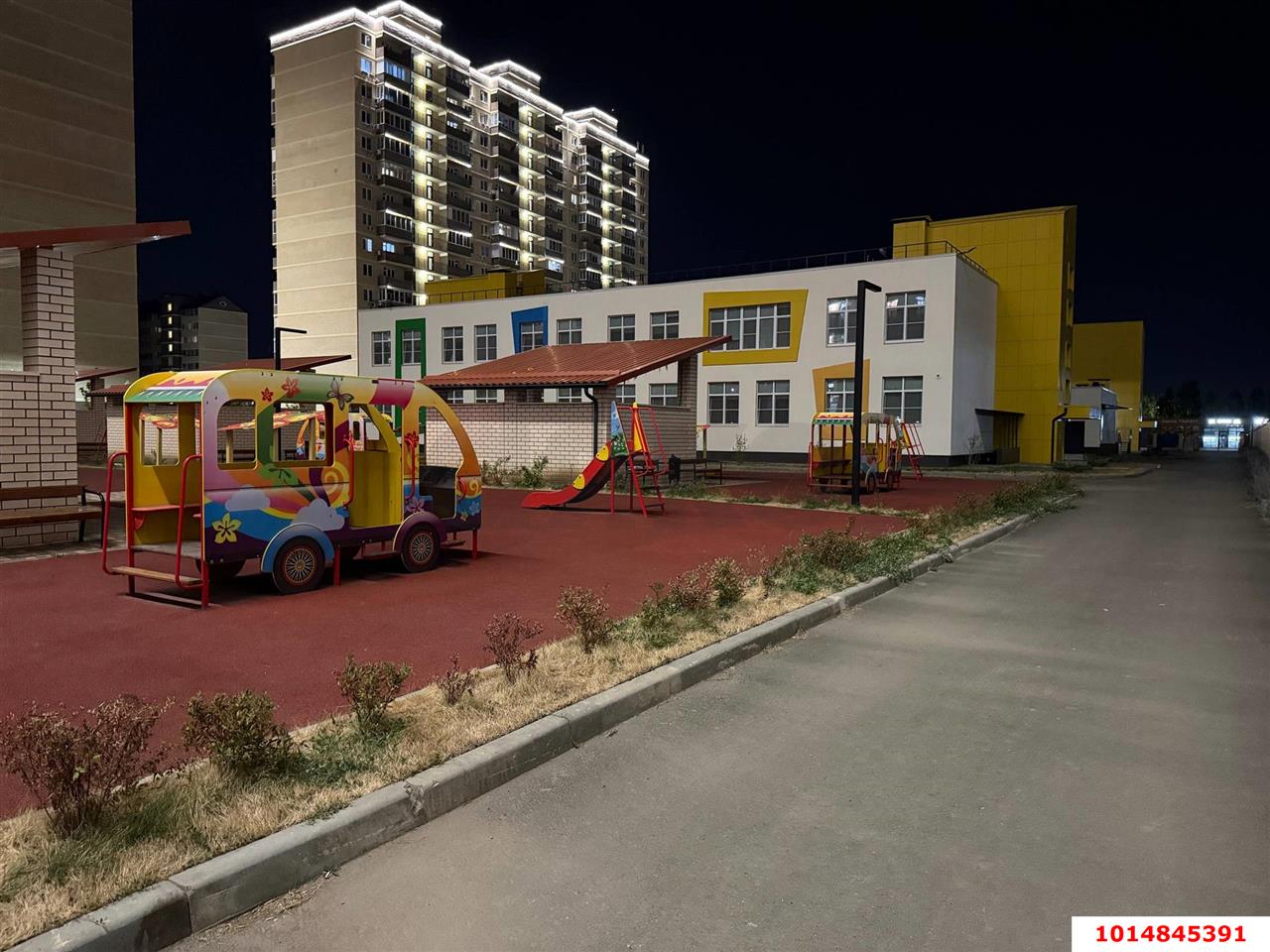 Фото №13: Торговое помещение 37 м² - Краснодар, жилой комплекс Дыхание, ул. Лётчика Позднякова, 2к24