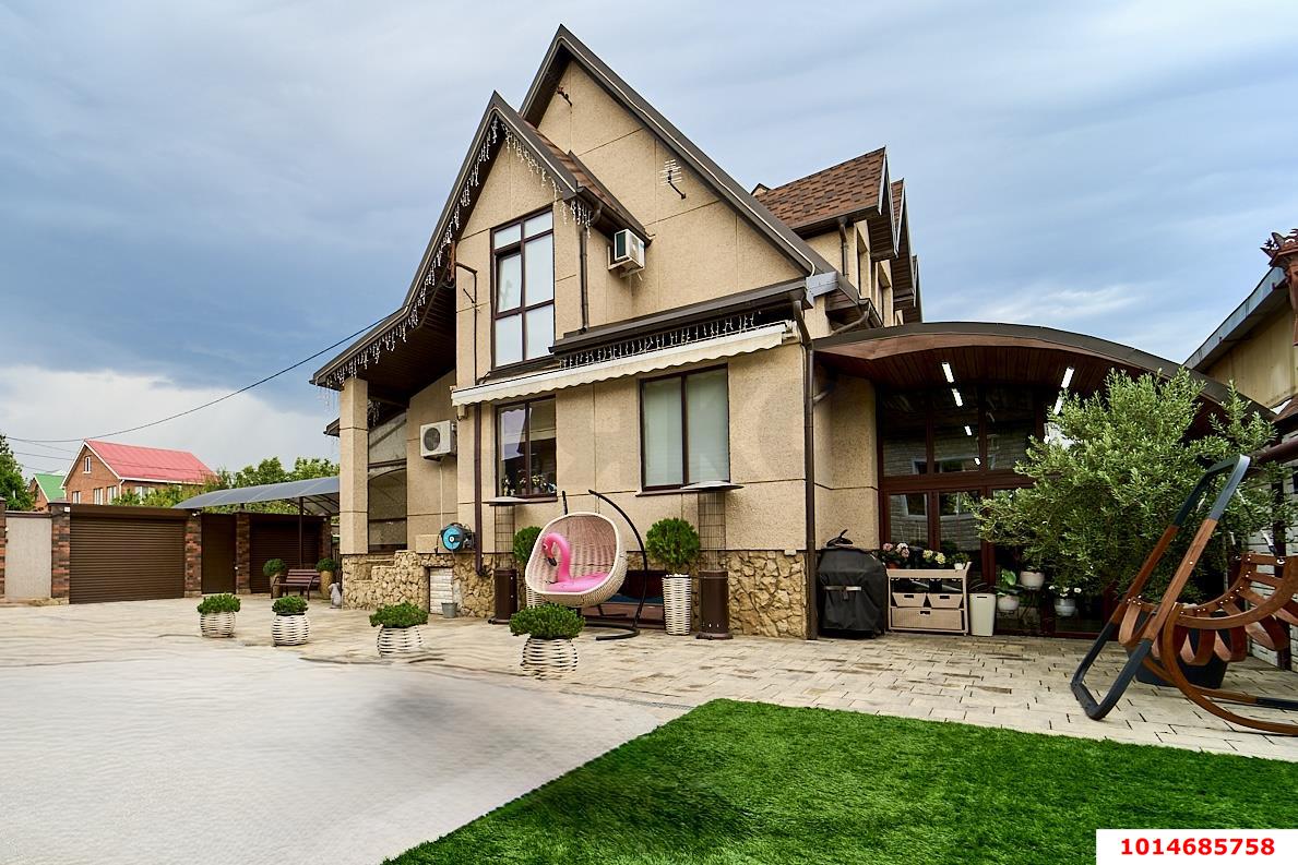 Фото №1: Дом 315 м² + 4.18 сот. - Краснодар, Прикубанский внутригородской округ, Калинино, мкр. Завод Радиоизмерительных Приборов, б-р Интернациональный, 150