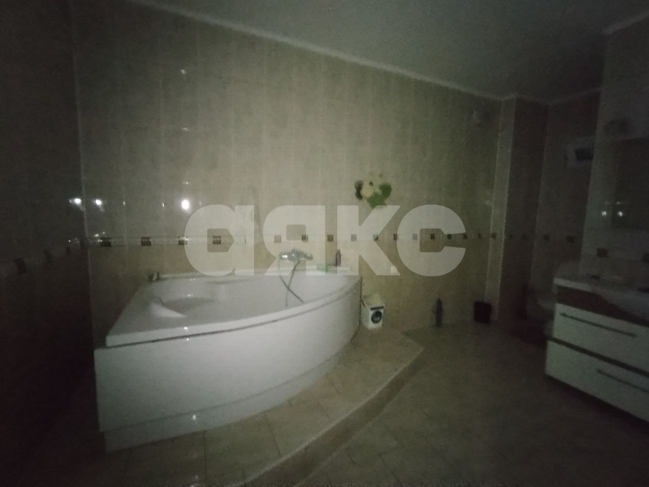 Фото №6: Дом 550 м² + 1 сот. - Мариуполь, Центральный, ул. Административная площадь