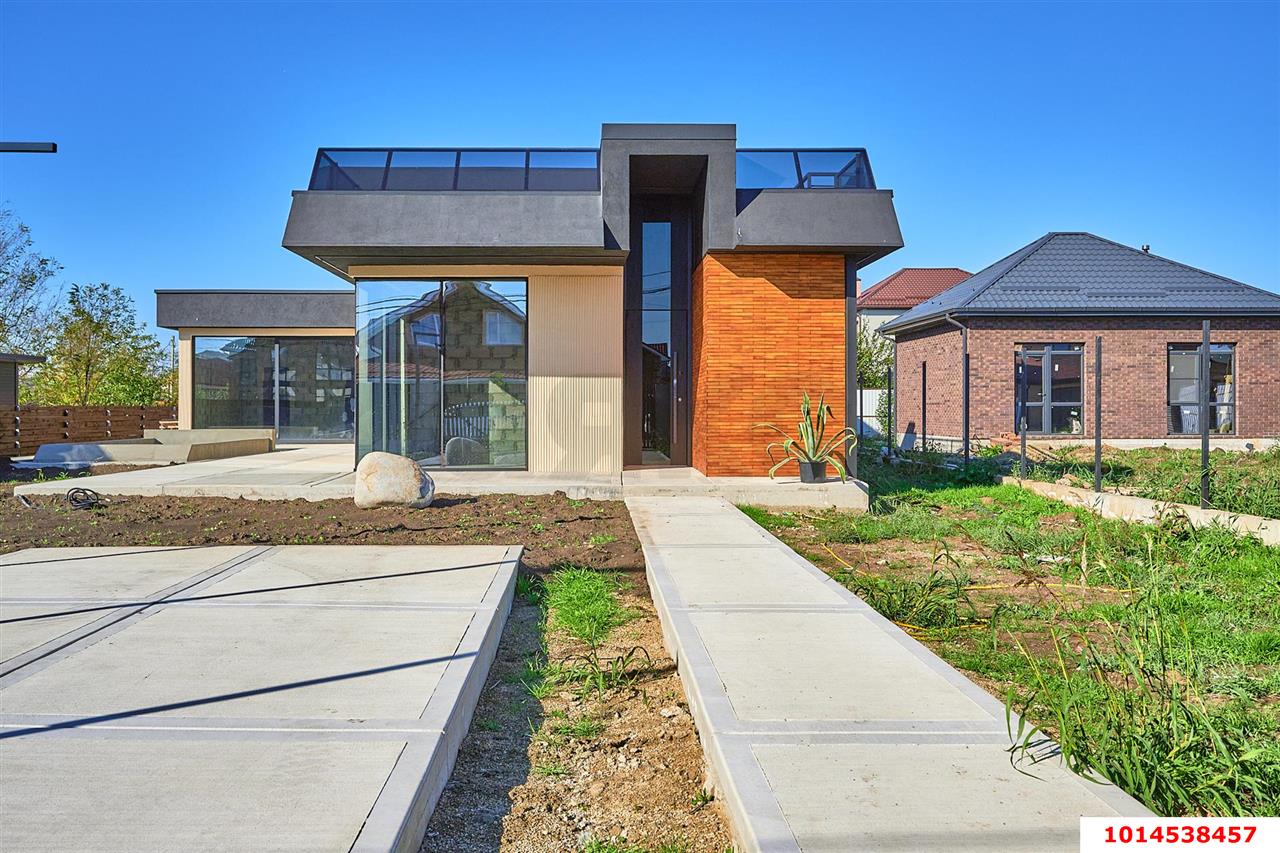 Фото №1: Дом 200 м² + 8 сот. - Краснодар, Прикубанский внутригородской округ, мкр. Тихая Поляна, ул. имени Писателя Г.И. Василенко, 11