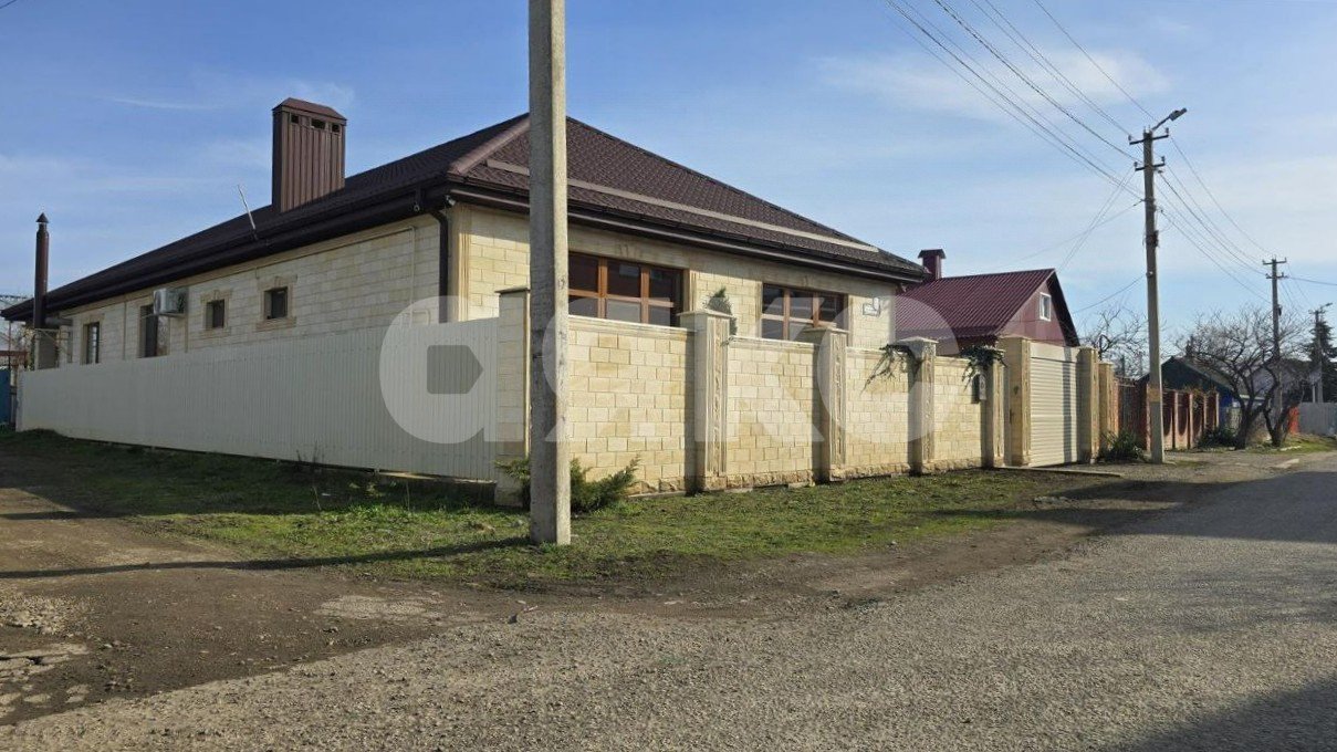 Фото №2: Дом 218 м² + 5 сот. - Кореновск, 2-й квартал, ул. Венеры Павленко, 3