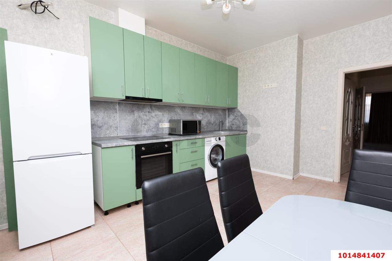 Фото №1: 2-комнатная квартира 68 м² - Краснодар, имени Петра Метальникова, ул. Тополиная, 40/1к2