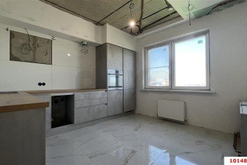 Фото №1: 2-комнатная квартира 79 м² - Краснодар, мкр. Камвольно-суконный Комбинат, ул. Онежская, 1