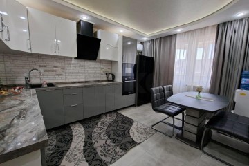 Фото №1: 2-комнатная квартира 67 м² - Краснодар, мкр. Завод Измерительных Приборов, ул. имени 40-летия Победы, 33/8