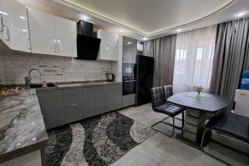 Фото №1: 2-комнатная квартира 80 м² - Краснодар, мкр. Завод Измерительных Приборов, ул. имени 40-летия Победы, 33/8