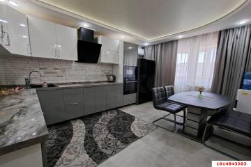 Фото №1: 2-комнатная квартира 80 м² - Краснодар, мкр. Завод Измерительных Приборов, ул. имени 40-летия Победы, 33/8