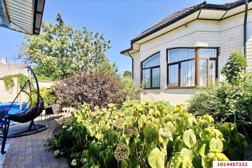 Фото №1: Дом 400 м² - Краснодар, мкр. Западный внутригородской округ, ул. Урицкого, 143