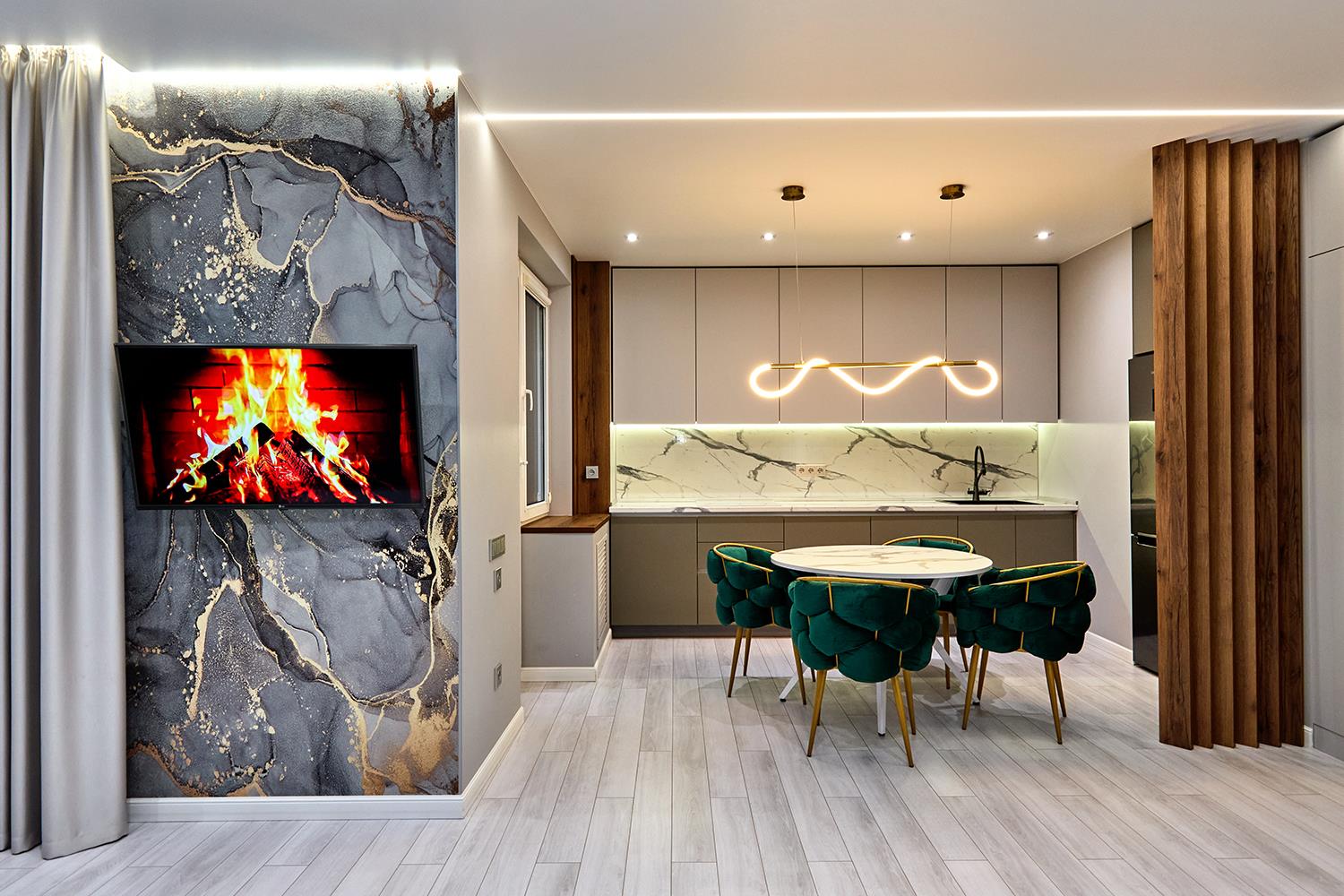 Фото №1: 2-комнатная квартира 80 м² - Краснодар, Карасунский внутригородской округ, мкр. Хлопчато-бумажный Комбинат, ул. Уральская, 13