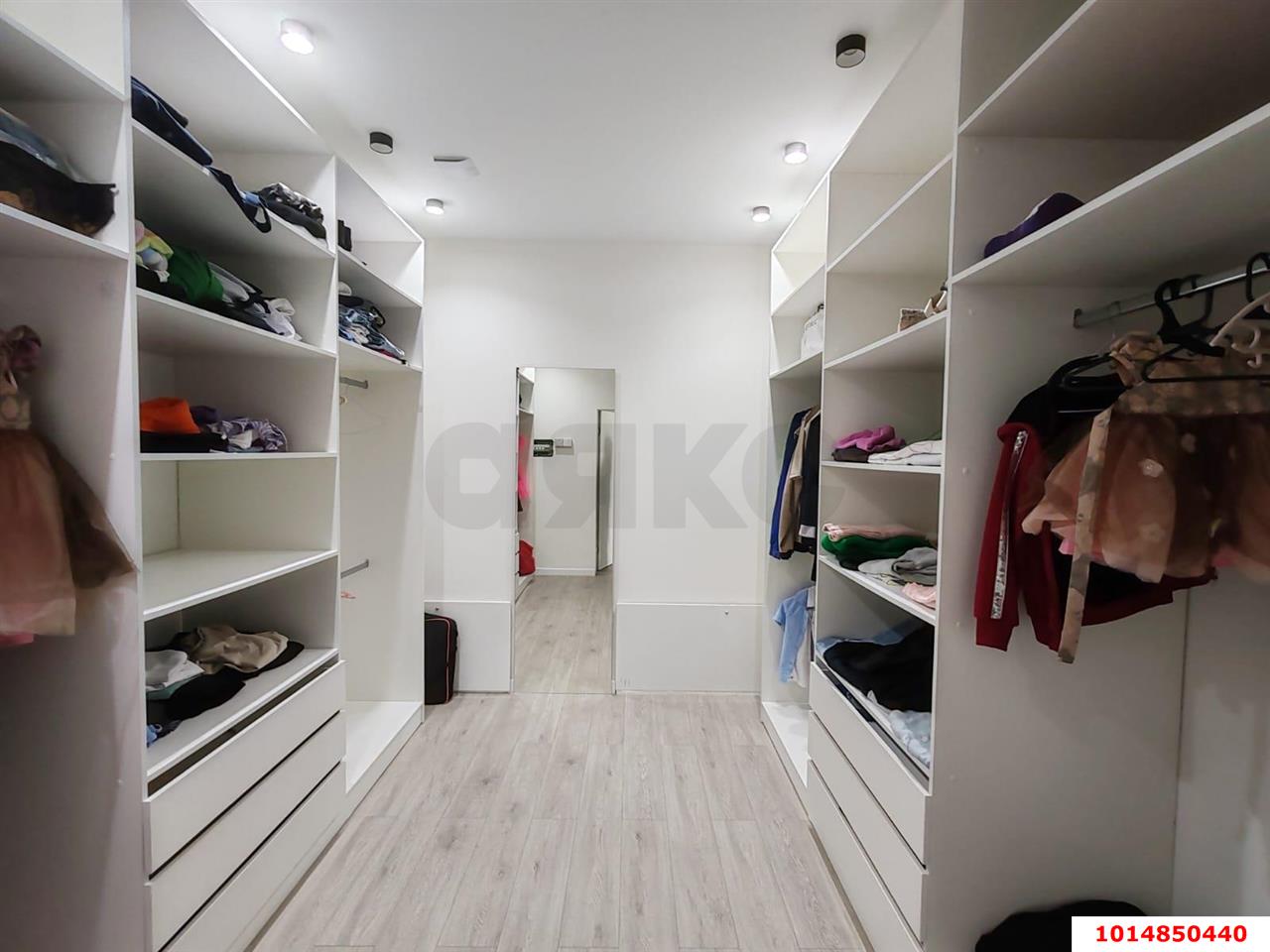 Фото №14: Дом 340 м² + 20 сот. - Выселки, квартал Центр, ул. Центральная площадь