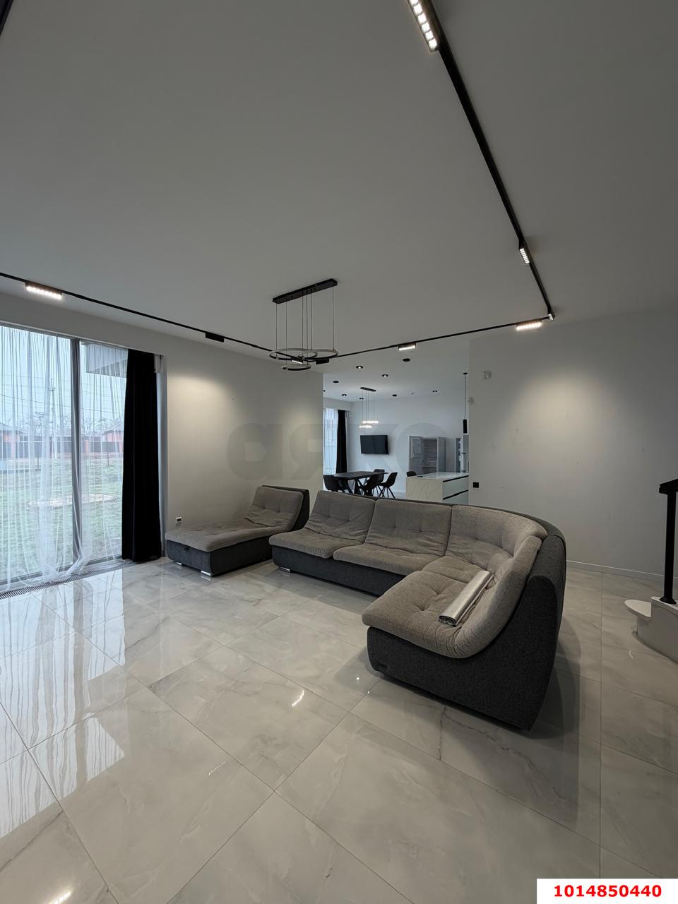 Фото №10: Дом 340 м² + 20 сот. - Выселки, мкр. квартал Центр, ул. Центральная площадь