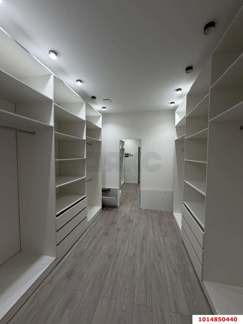 Фото №28: Дом 340 м² + 20 сот. - Выселки, мкр. квартал Центр, ул. Центральная площадь