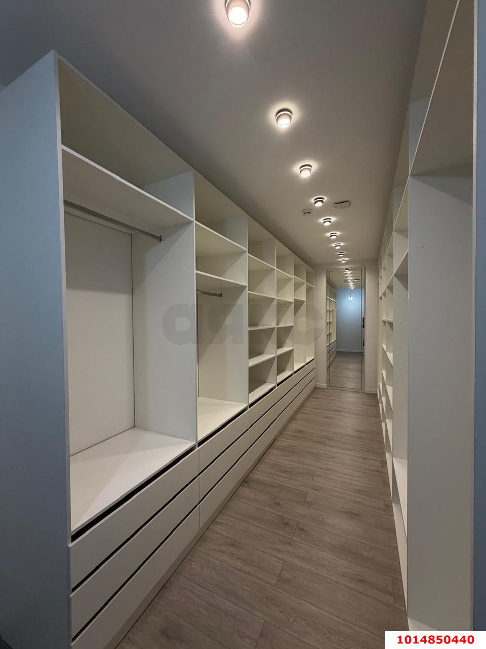 Фото №27: Дом 340 м² + 20 сот. - Выселки, квартал Центр, ул. Центральная площадь