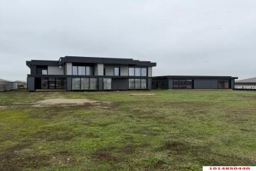 Фото №2: Дом 340 м² - Выселки, мкр. квартал Центр, ул. Центральная площадь