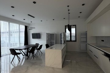 Фото №1: Дом 340 м² - Выселки, мкр. квартал Центр, ул. Центральная площадь