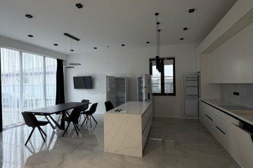 Фото №1: Дом 340 м² - Выселки, мкр. квартал Центр, ул. Центральная площадь