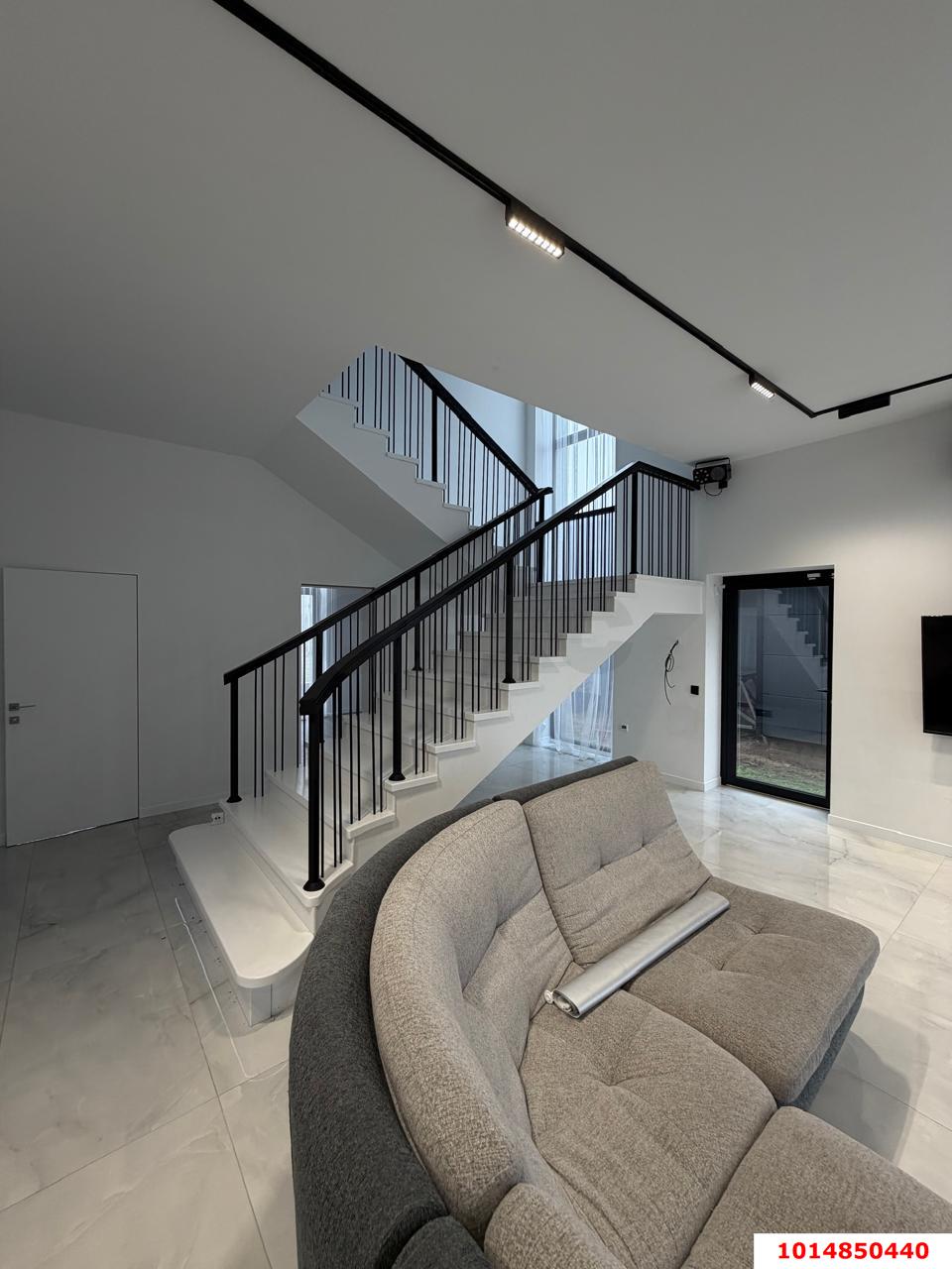 Фото №9: Дом 340 м² + 20 сот. - Выселки, мкр. квартал Центр, ул. Центральная площадь