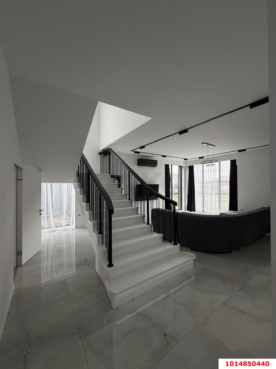 Фото №7: Дом 340 м² + 20 сот. - Выселки, квартал Центр, ул. Центральная площадь