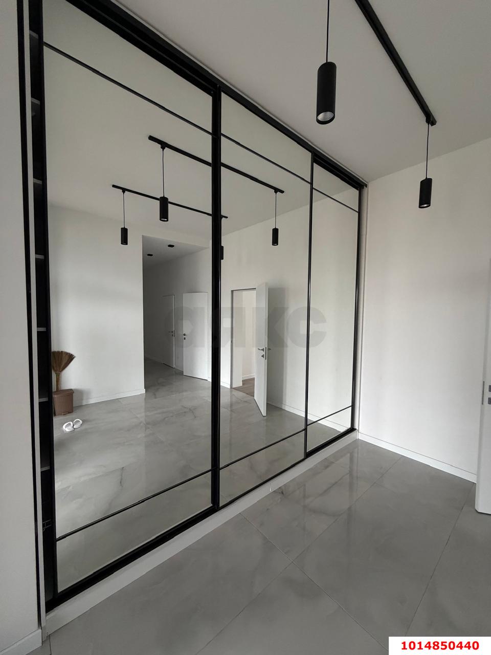 Фото №12: Дом 340 м² + 20 сот. - Выселки, мкр. квартал Центр, ул. Центральная площадь