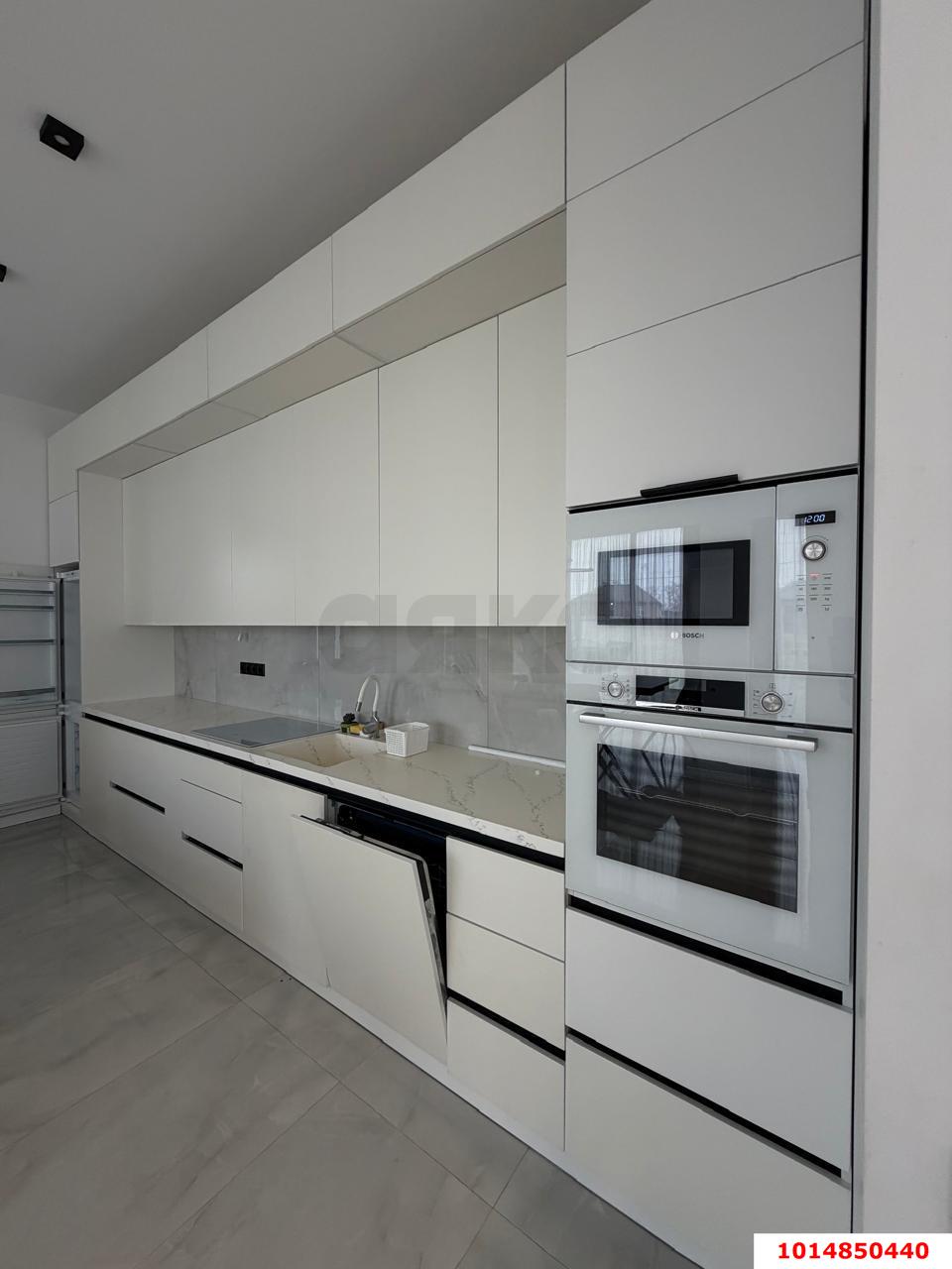 Фото №4: Дом 340 м² + 20 сот. - Выселки, квартал Центр, ул. Центральная площадь