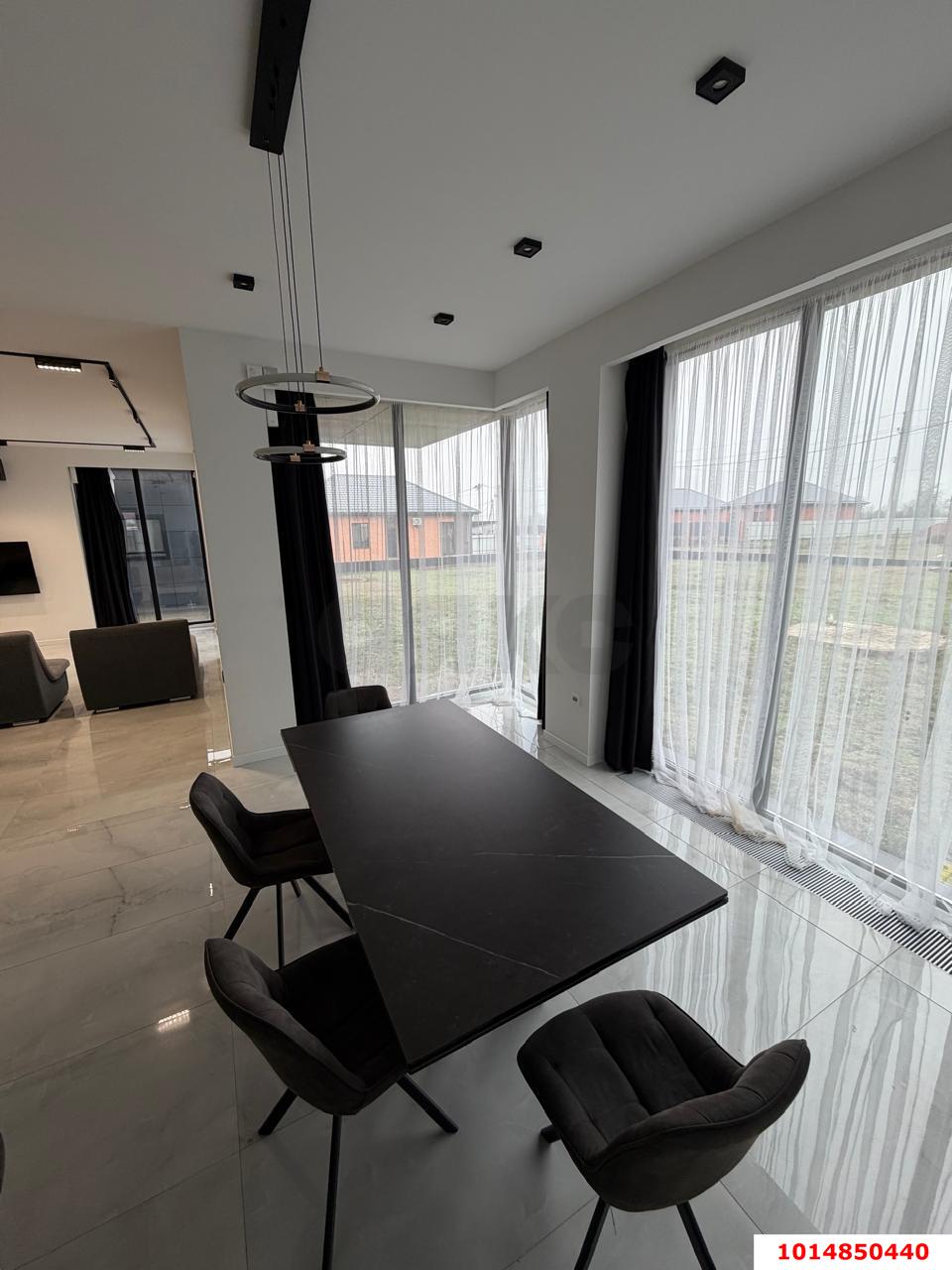 Фото №5: Дом 340 м² + 20 сот. - Выселки, мкр. квартал Центр, ул. Центральная площадь