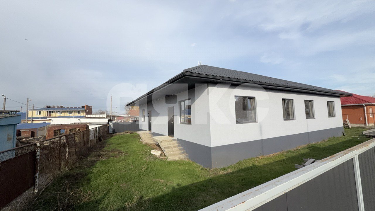 Фото №4: Дом 220 м² + 9 сот. - Кореновск, 2-й квартал, ул. Железнодорожный Дом