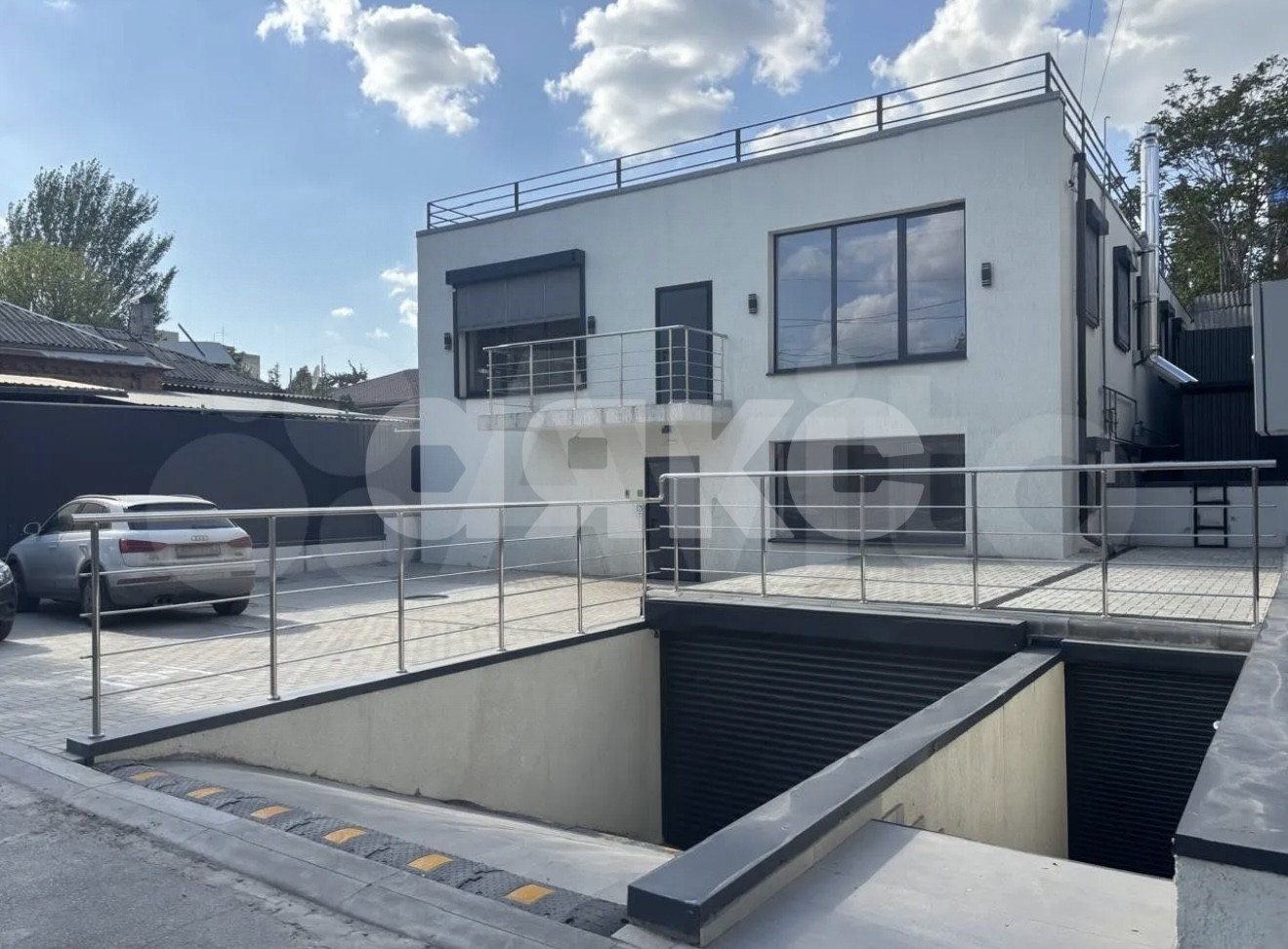 Фото №4: Коммерция 590 м² - Ростов-на-Дону, Нахичевань, ул. Мясникова, 31