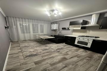 Фото №1: 1-комнатная квартира 39 м² - Берёзовый, мкр. Витаминкомбинат, ул. Целиноградская, 4/2Б