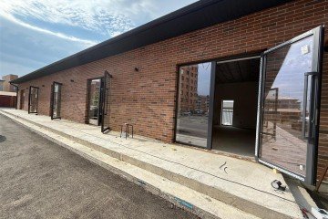 Фото №1: Торговое помещение 197 м² - Яблоновский, ул. Хуаде, 2/1