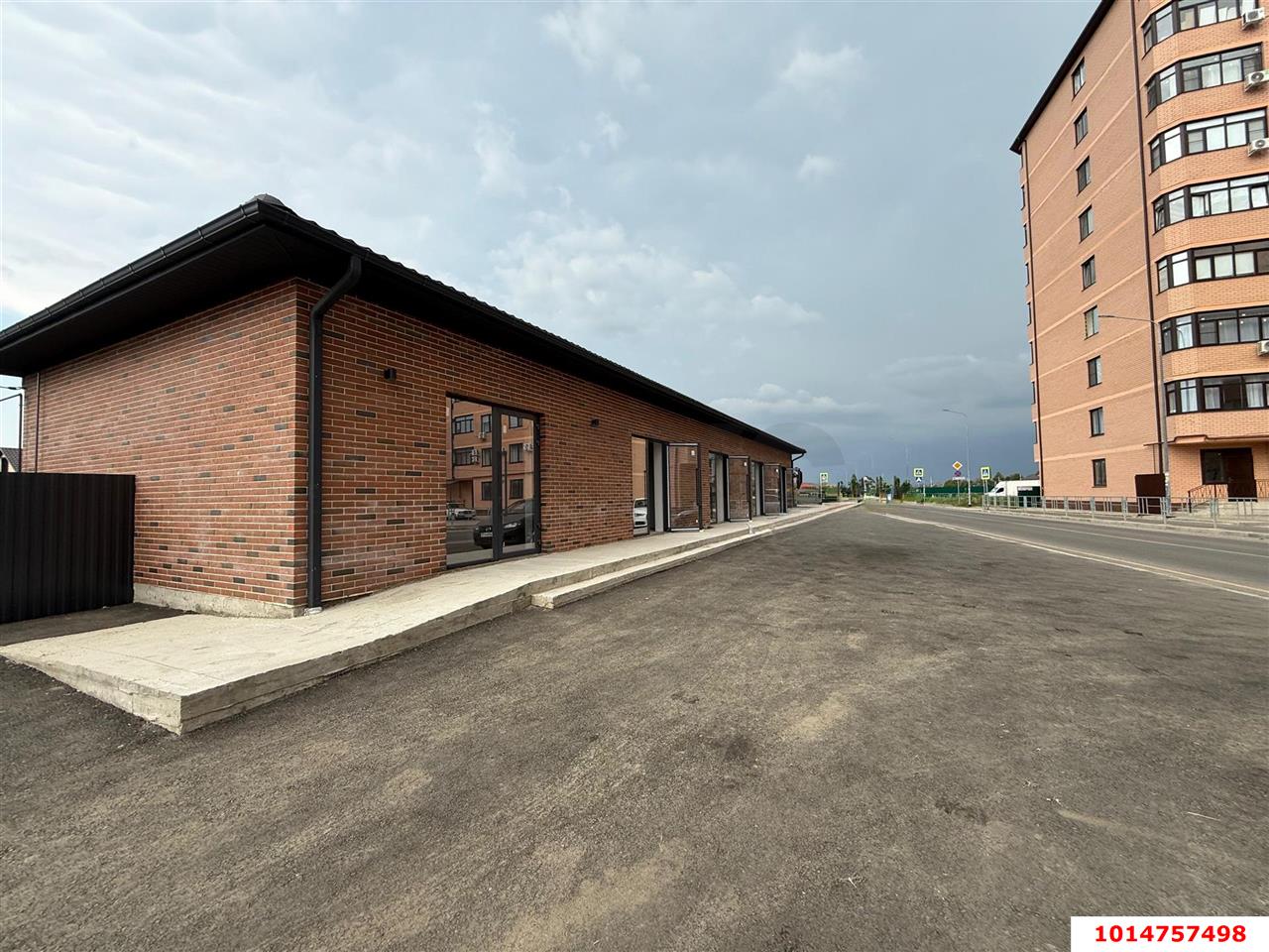 Фото №1: Торговое помещение 197 м² - Яблоновский, ул. Хуаде, 2/1