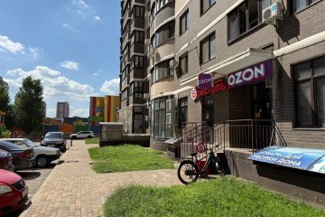 Фото №2: Торговое помещение 84 м² - Краснодар, мкр. жилой комплекс Победа-2, ул. Цезаря Куникова, 35