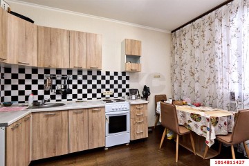 Фото №1: 1-комнатная квартира 50 м² - Краснодар, мкр. Центральный, ул. Фабричная, 10