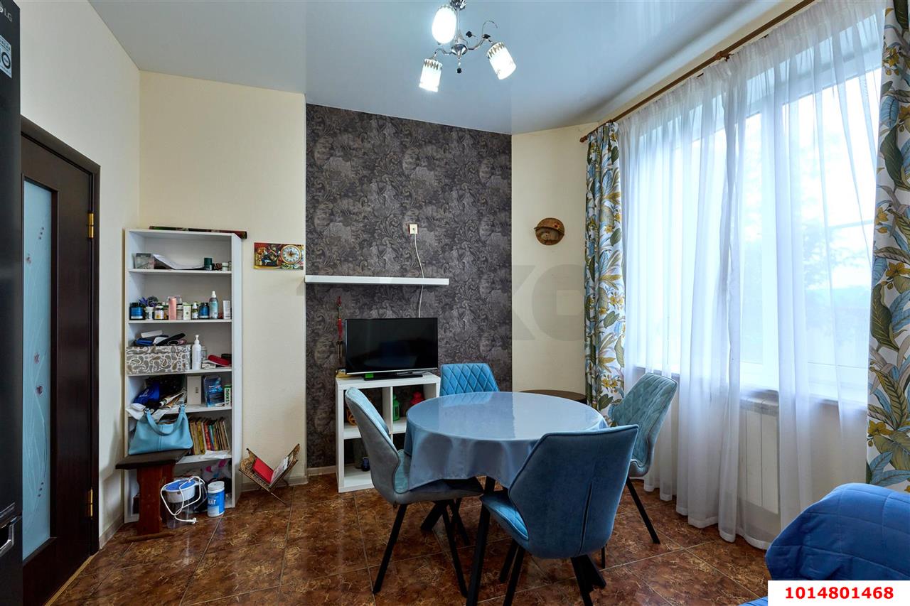 Фото №6: Дом <span class="whitespace-nowrap">234 м²</span> <span class="whitespace-nowrap">+ 10 сот.</span>, <span class="whitespace-nowrap">2 эт.</span> - Новотитаровская, ул. Солнечная, 36