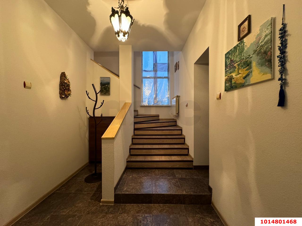 Фото №11: Дом 234 м² + 10 сот. - Новотитаровская, ул. Солнечная, 36