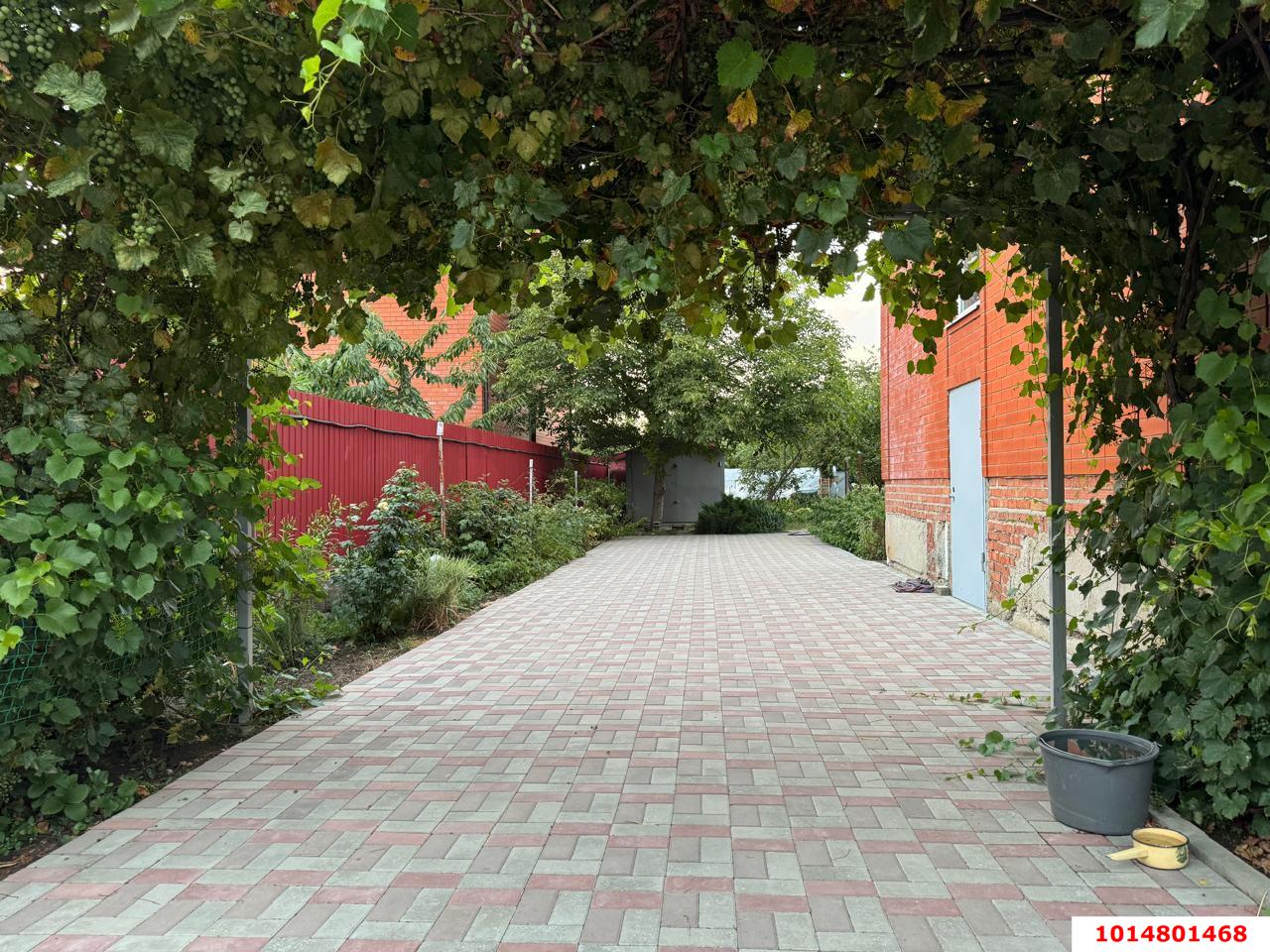 Фото №3: Дом 234 м² + 9 сот. - Новотитаровская, ул. Солнечная, 36