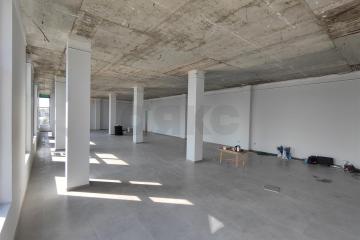 Фото №1: Торговое помещение <span class="whitespace-nowrap">180 м²</span>, <span class="whitespace-nowrap">2/2 эт.</span> - Яблоновский, ул. Промышленная, 8А