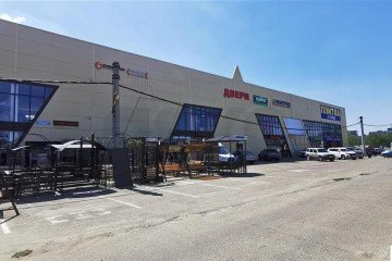 Фото №2: Торговое помещение 235 м² - Краснодар, мкр. Комсомольский, ул. Уральская, 212/7