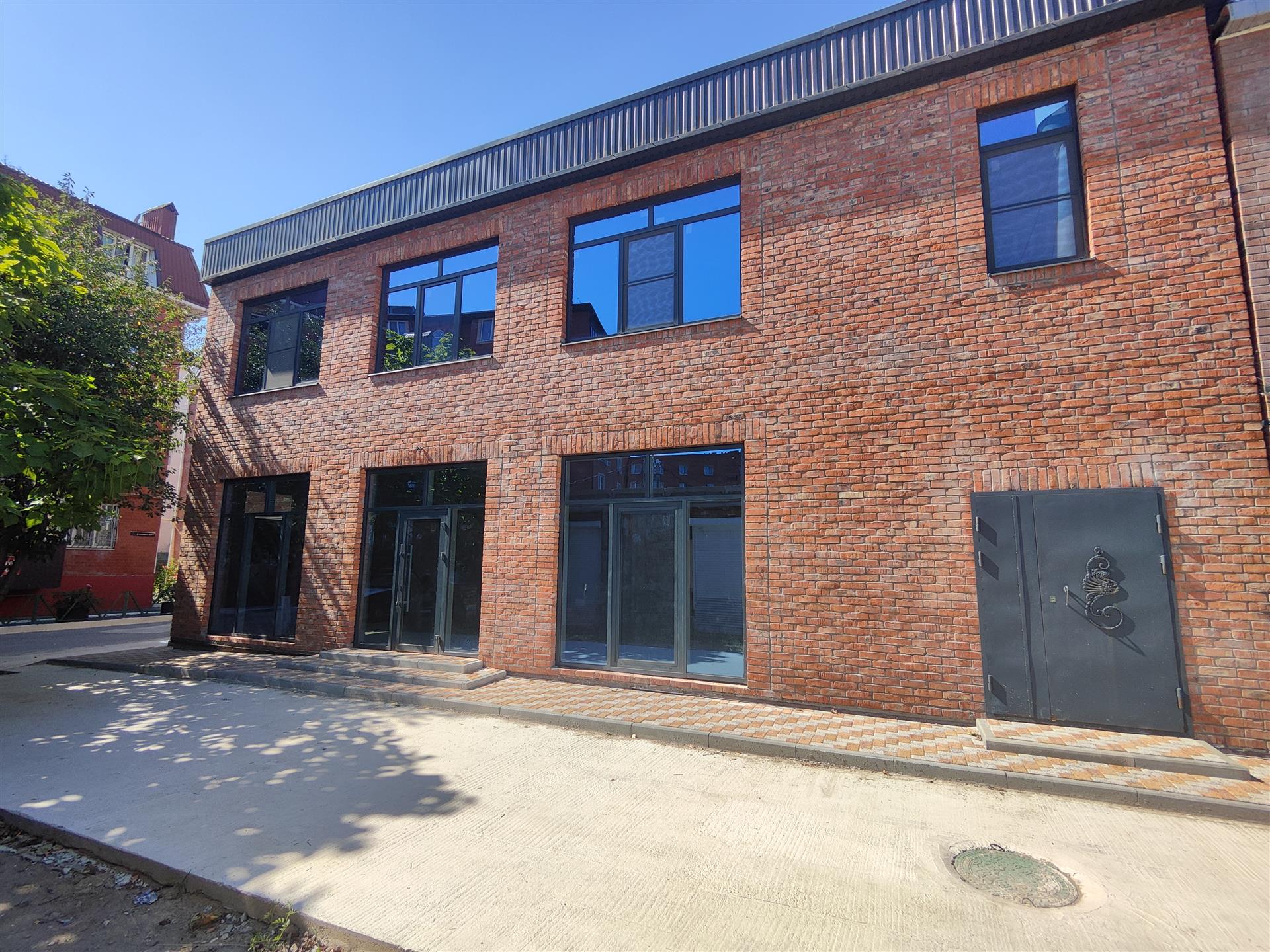 Фото №1: Коммерция 186 м² - Яблоновский, пер. 1-й  Гагарина, 12