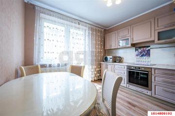 Фото №1: 2-комнатная квартира 48 м² - Краснодар, мкр. имени Петра Метальникова, ул. Цезаря Куникова, 35