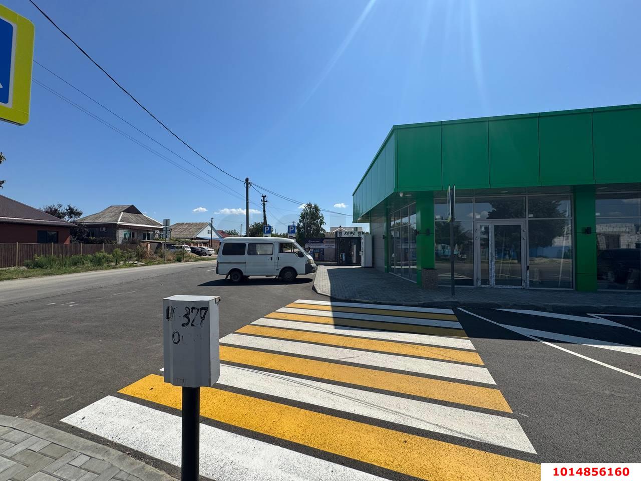 Фото №3: Торговое помещение 241 м² - Васюринская, ул. Луначарского, 196