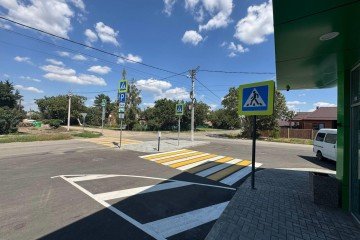 Фото №1: Торговое помещение 241 м² - Васюринская, ул. Луначарского, 196