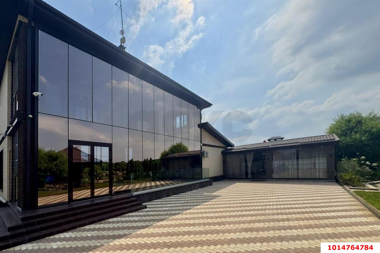 Фото №1: Дом 388 м² + 28 сот. - Тугургой, ул. Школьная, 5